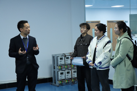 240328 嘉興大學(xué)訪問(wèn)恒業(yè)電子新聞稿圖2